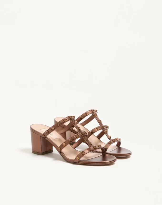 Sandalias deslizantes Rockstud de piel de becerro metalizada con tacón de 60 mm