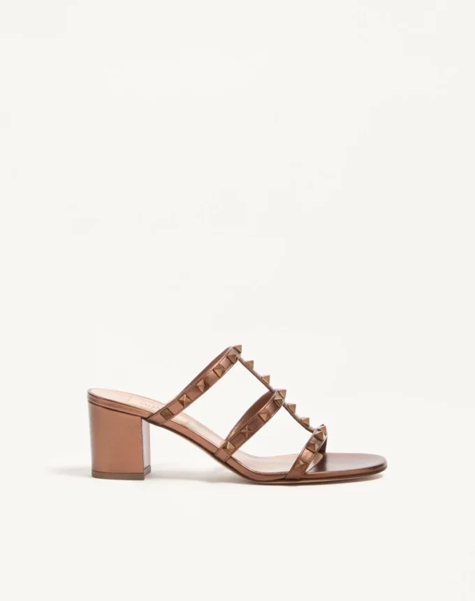 Sandalias deslizantes Rockstud de piel de becerro metalizada con tacón de 60 mm