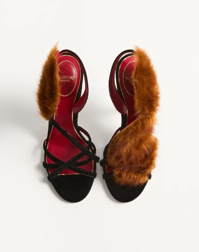 Sandalias Fetishique de terciopelo con hoja de pelo de 105 mm
