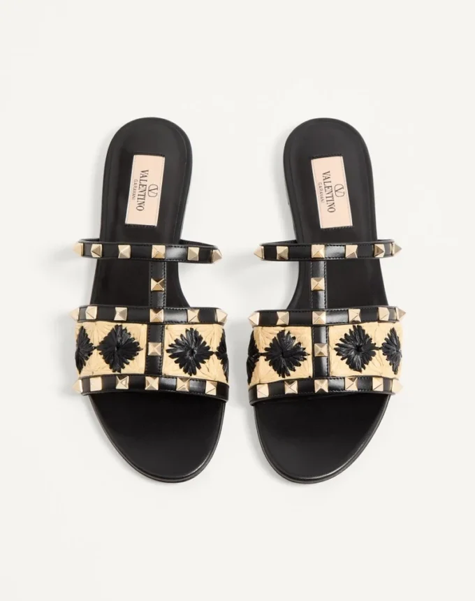 Sandalias Rockstud con bordado de rafia a cuadros Sandalias Rockstud con bordado de rafia a cuadros