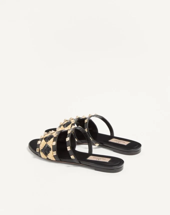 Sandalias Rockstud con bordado de rafia a cuadros Sandalias Rockstud con bordado de rafia a cuadros