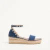 Sandalias Rockstud con doble plataforma plana de denim de 55 mm Sandalias Rockstud con doble plataforma plana de denim de 55 mm