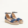 Sandalias Rockstud con doble plataforma plana de denim de 55 mm Sandalias Rockstud con doble plataforma plana de denim de 55 mm