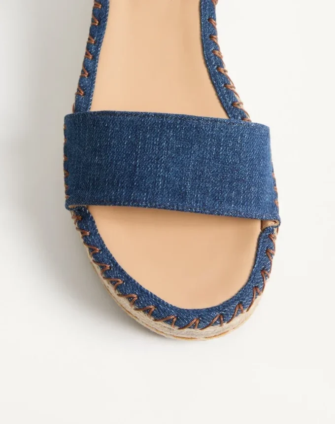 Sandalias Rockstud con doble plataforma plana de denim de 55 mm Sandalias Rockstud con doble plataforma plana de denim de 55 mm