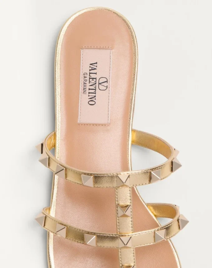 Sandalias Rockstud de napa laminada