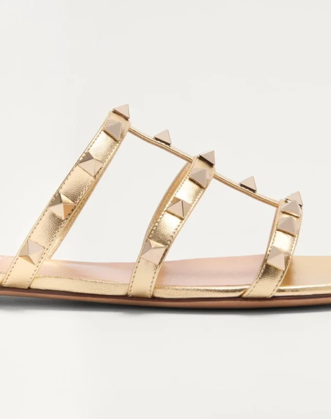 Sandalias Rockstud de napa laminada