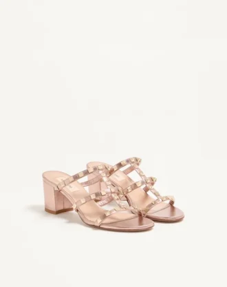 Sandalias Rockstud Slide en napa laminada de 60 mm