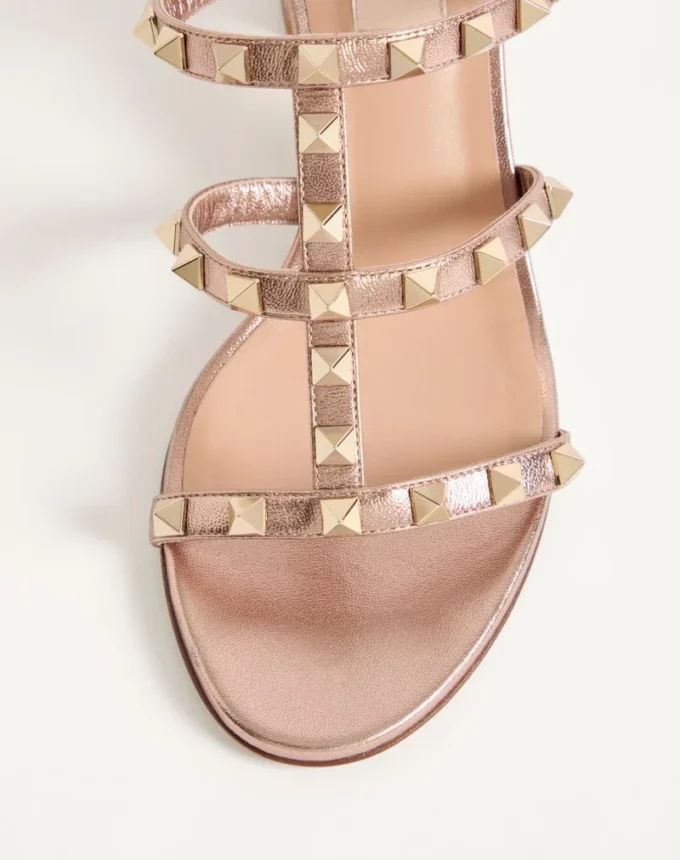 Sandalias Rockstud Slide en napa laminada de 60 mm