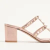 Sandalias Rockstud Slide en napa laminada de 60 mm