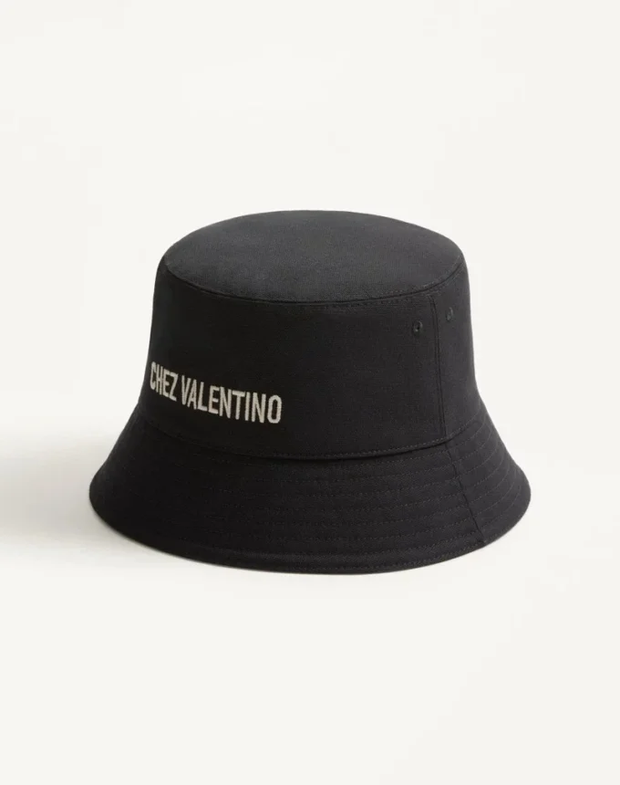 Sombrero de pescador de algodón con bordado de Chez Valentino