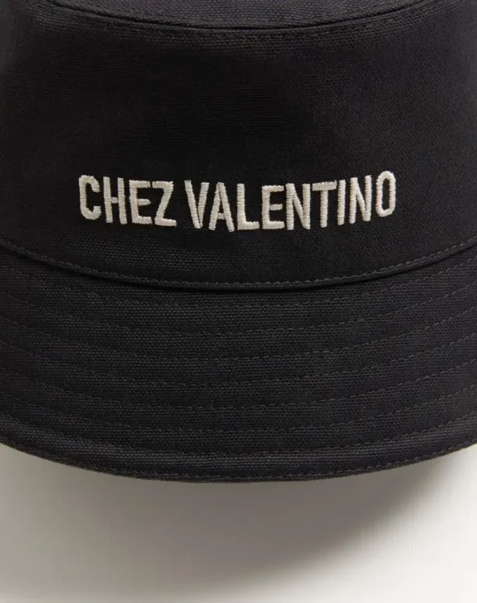 Sombrero de pescador de algodón con bordado de Chez Valentino
