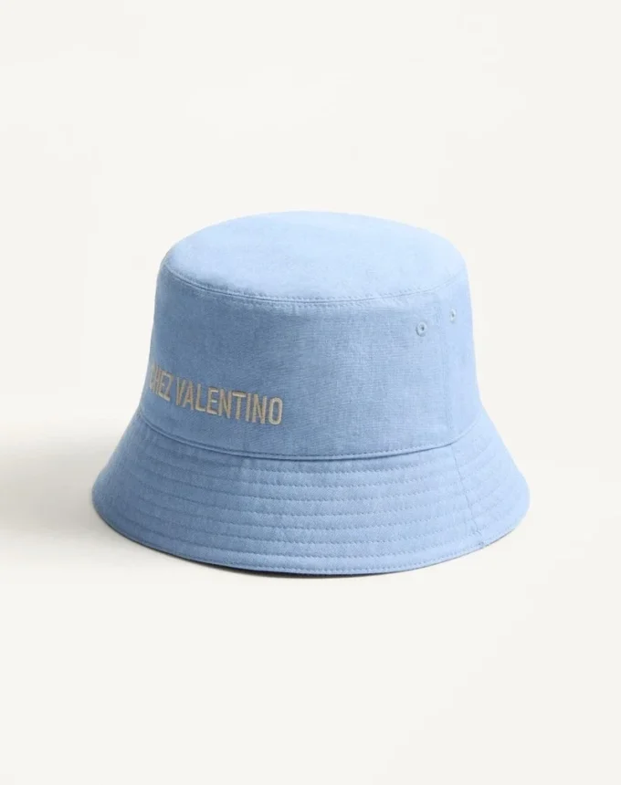 Sombrero de pescador de denim con bordado Chez Valentino