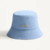 Sombrero de pescador de denim con bordado Chez Valentino