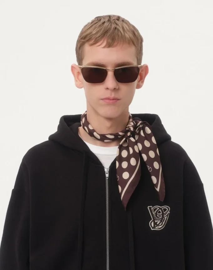 Sudadera con capucha de algodón y parche VG Sudadera con capucha de algodón y parche VG