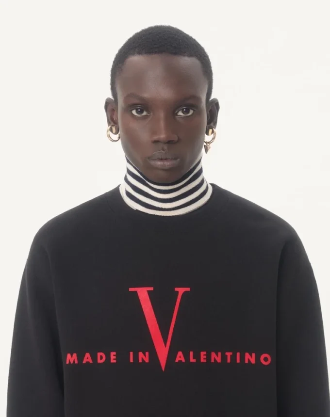 Sudadera de algodón con cuello redondo y estampado «Made In Valentino» de Valentino Sudadera de algodón con cuello redondo y estampado «Made In Valentino» de Valentino