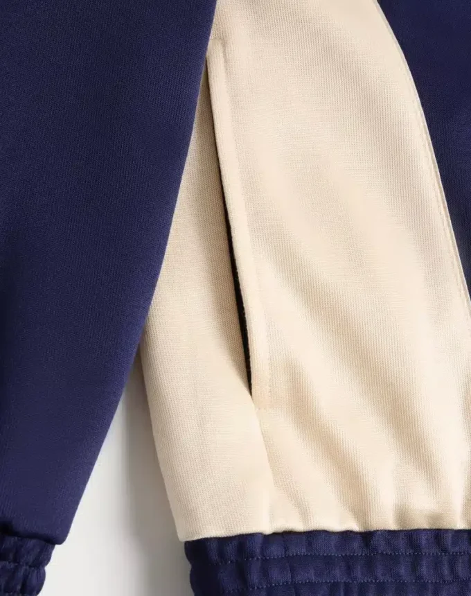 Sudadera Valentino de acetato con cremallera y estampado «Toute La V» incrustado Sudadera Valentino de acetato con cremallera y estampado «Toute La V» incrustado