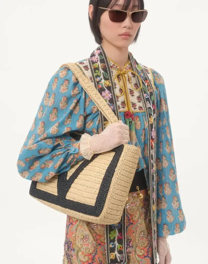 Top de algodón y lurex con estampado bordado Petales D’Amour Top de algodón y lurex con estampado bordado Petales D’Amour
