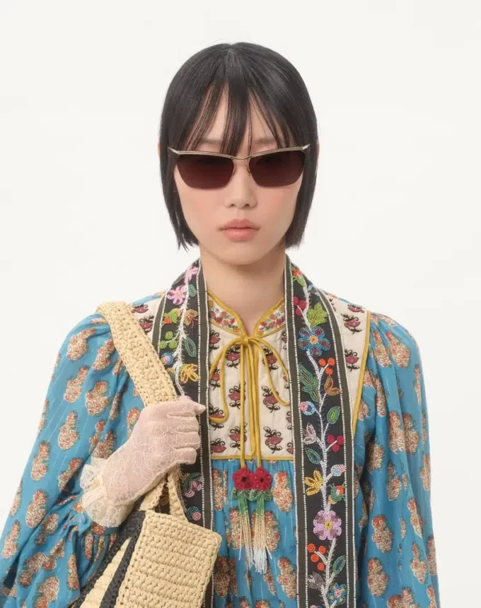Top de algodón y lurex con estampado bordado Petales D’Amour Top de algodón y lurex con estampado bordado Petales D’Amour