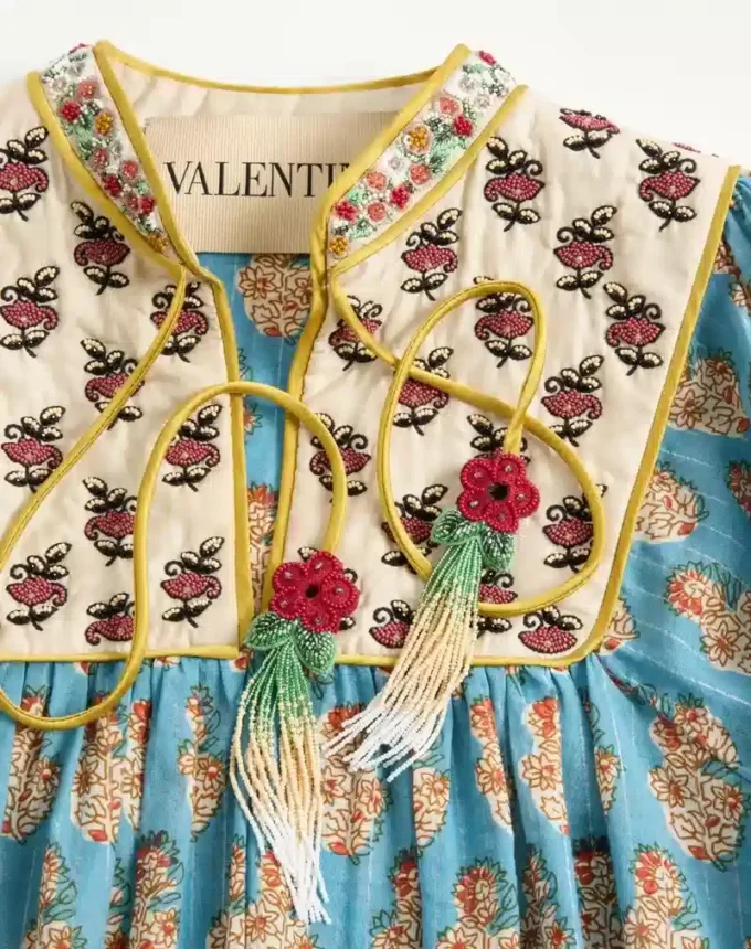 Top de algodón y lurex con estampado bordado Petales D’Amour Top de algodón y lurex con estampado bordado Petales D’Amour