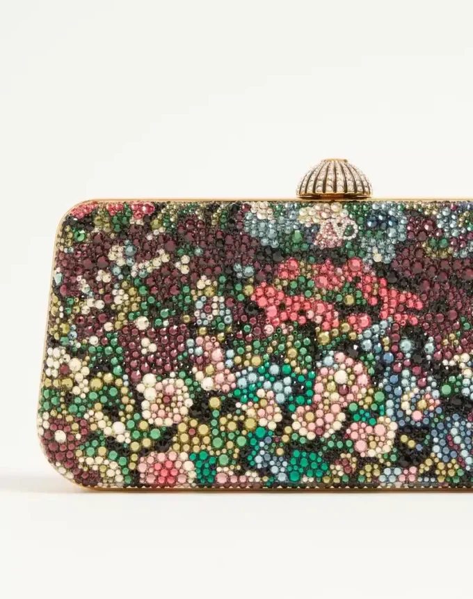 Valentino Garavani Carry Secrets minaudiere con motivo Apres L’Hiver de pedrería Valentino Garavani Carry Secrets minaudiere con motivo Apres L’Hiver de pedrería