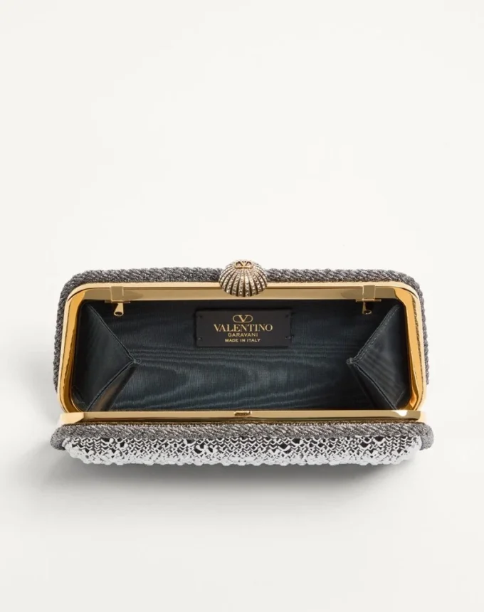 Valentino Garavani Carry Secrets Minaudiere con pedrería Valentino Garavani Carry Secrets Minaudiere con pedrería
