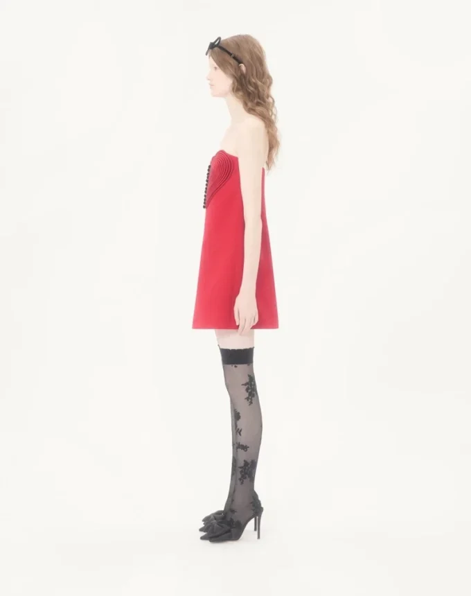 Vestido corto de crepé bordado Couture Vestido corto de crepé bordado Couture