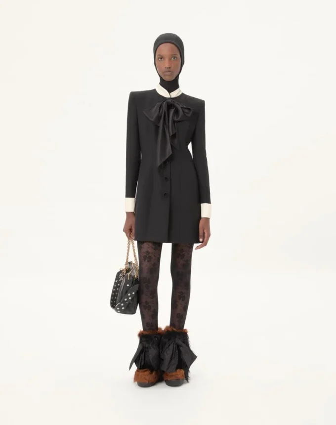 Vestido corto de crepé couture