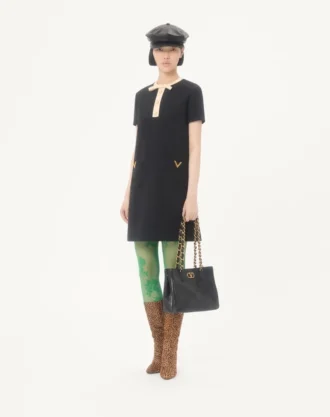 Vestido corto de crepé couture