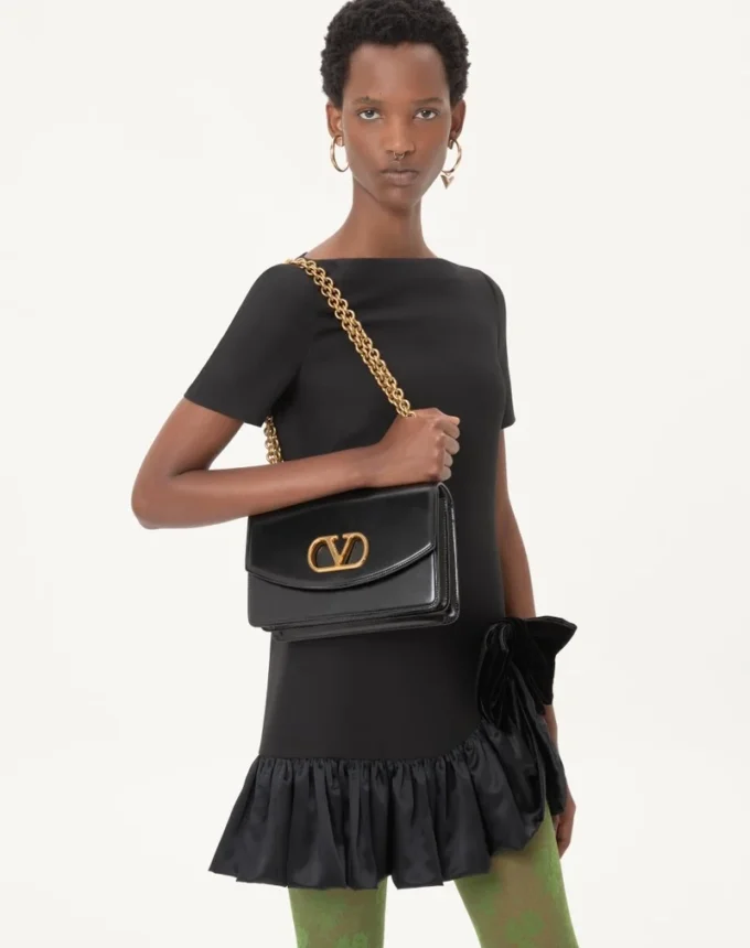 Vestido corto de crepé couture