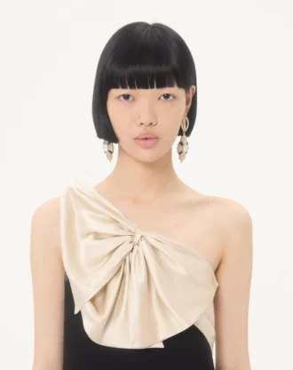 Vestido corto de crepé couture
