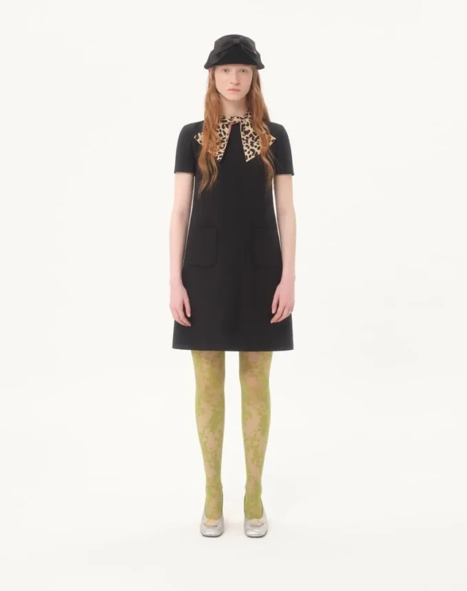 Vestido corto de crepé couture