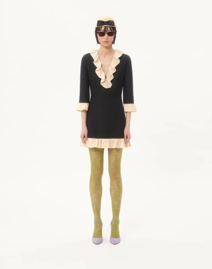 Vestido corto de crepé couture