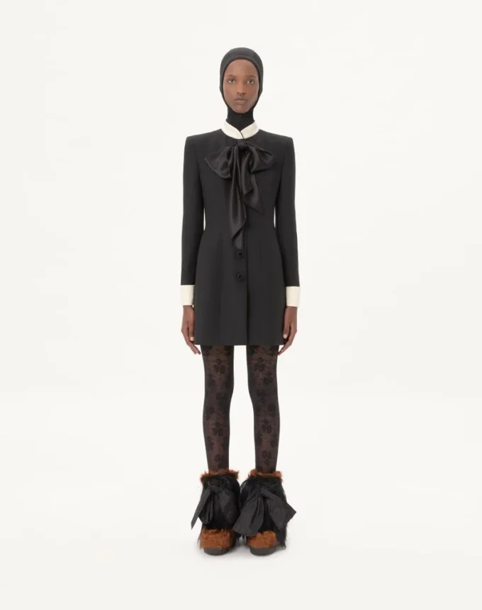 Vestido corto de crepé couture