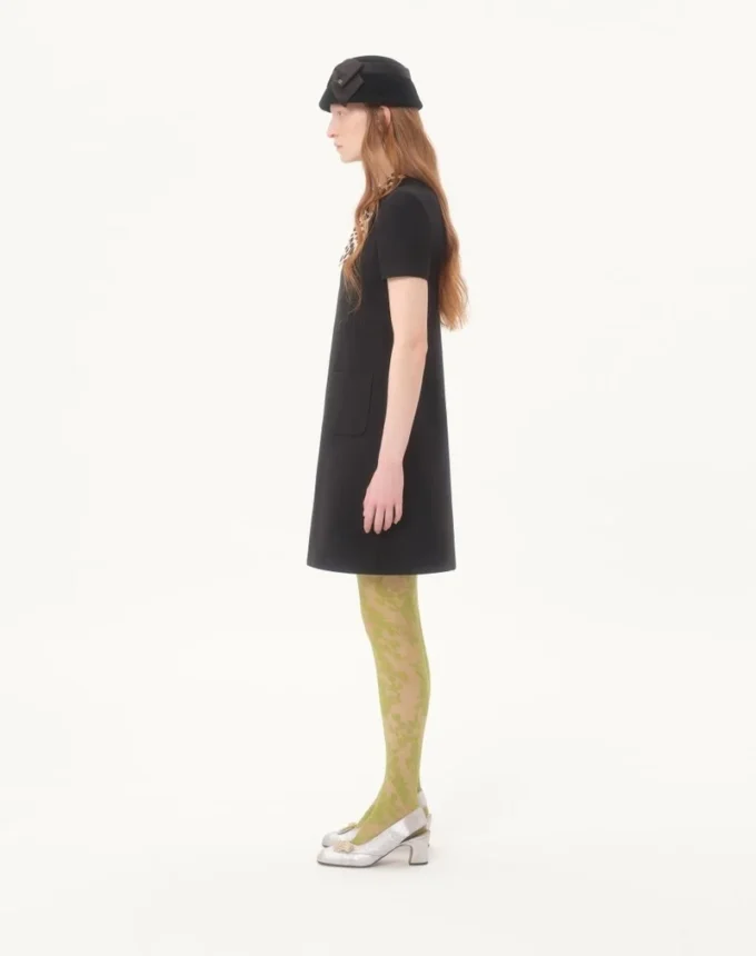 Vestido corto de crepé couture