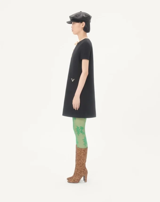 Vestido corto de crepé couture