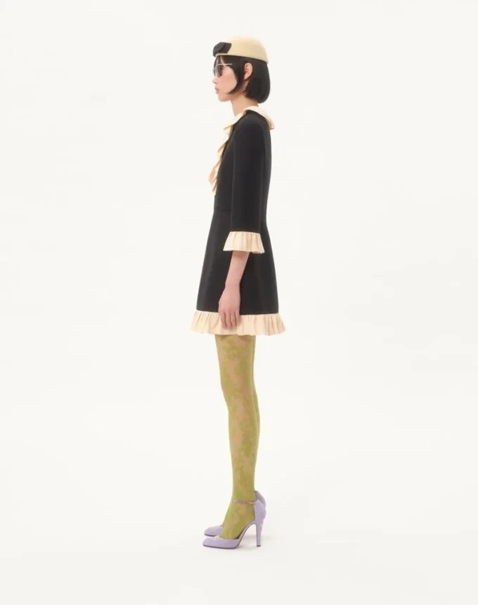Vestido corto de crepé couture