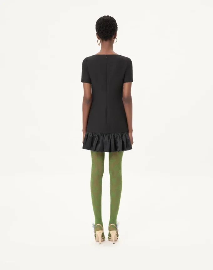 Vestido corto de crepé couture