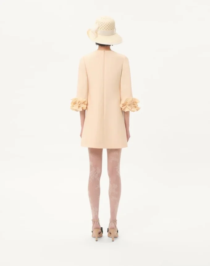 Vestido corto de crepé couture