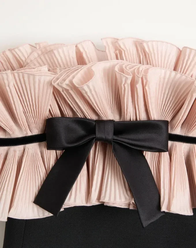 Vestido corto de crepé couture