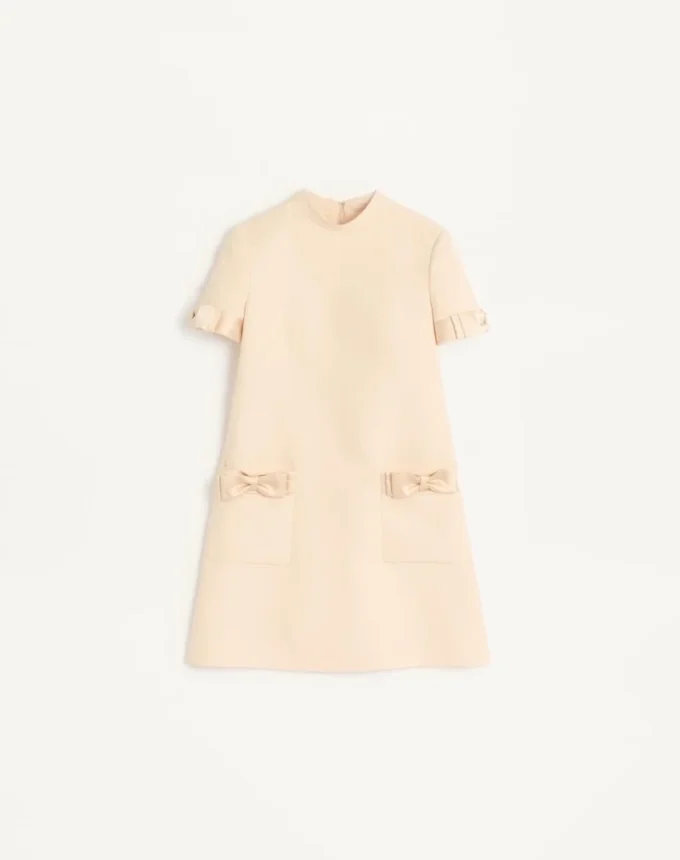 Vestido corto de crepé couture