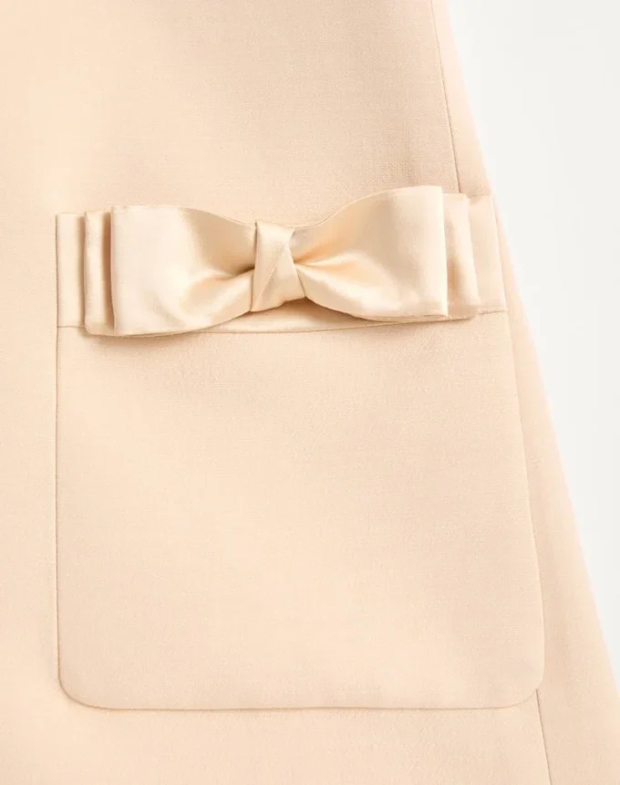 Vestido corto de crepé couture