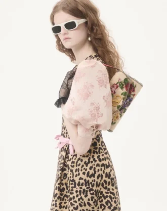 Vestido corto de crepé couture con estampado animalier