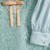 Vestido corto de encaje grueso