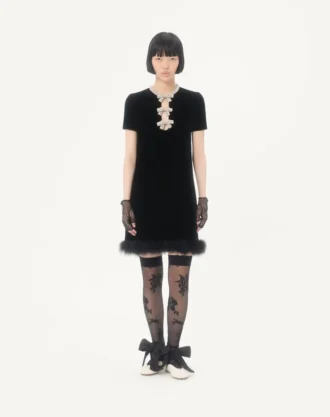 Vestido corto de terciopelo sablé bordado