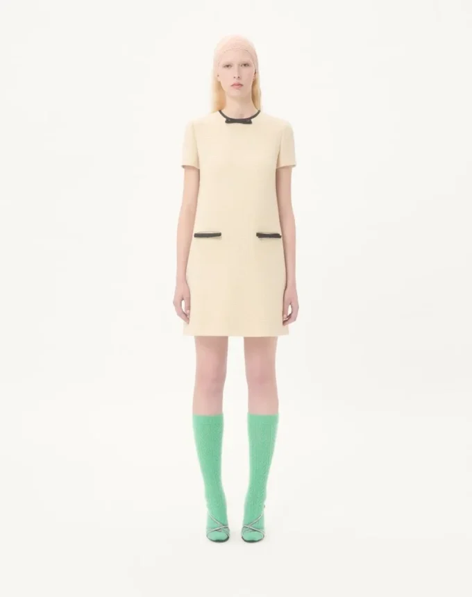 Vestido corto de tweed de lana liso Vestido corto de tweed de lana liso