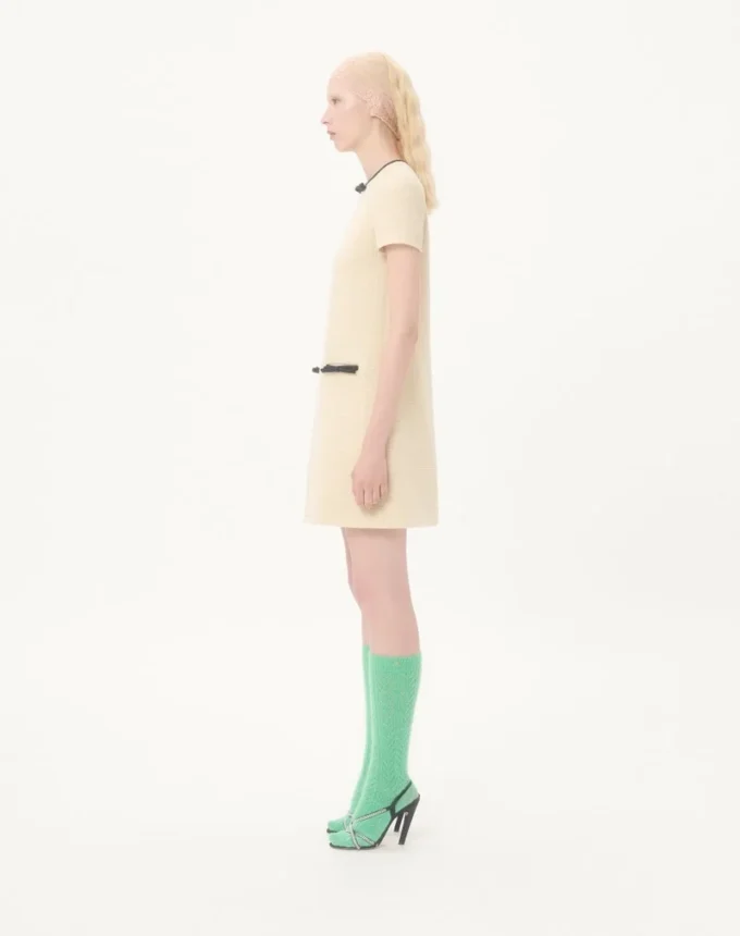 Vestido corto de tweed de lana liso Vestido corto de tweed de lana liso