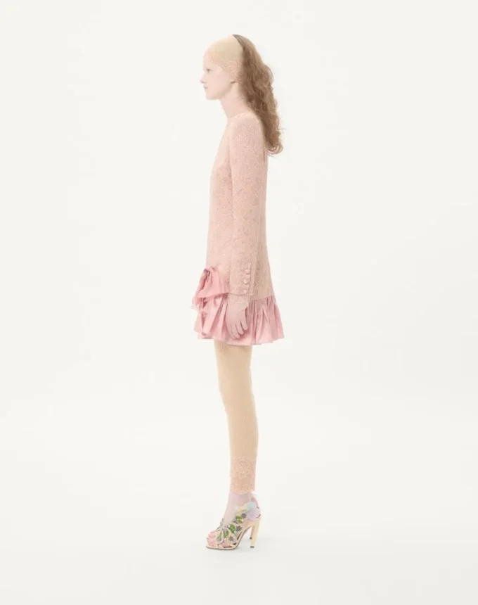 Vestido corto floral matelassé Vestido corto floral matelassé