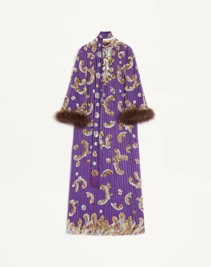 Vestido de gasa bordado con plumas Vestido de gasa bordado con plumas