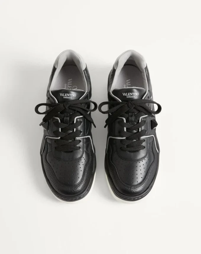 Zapatillas bajas de napa con un tachón Zapatillas bajas de napa con un tachón