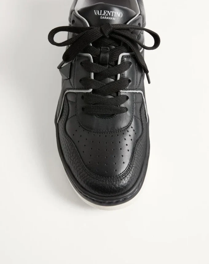 Zapatillas bajas de napa con un tachón Zapatillas bajas de napa con un tachón